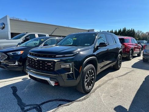 Used 2024 Chevrolet Traverse Z71 w/ Enhanced Driving Package image 4