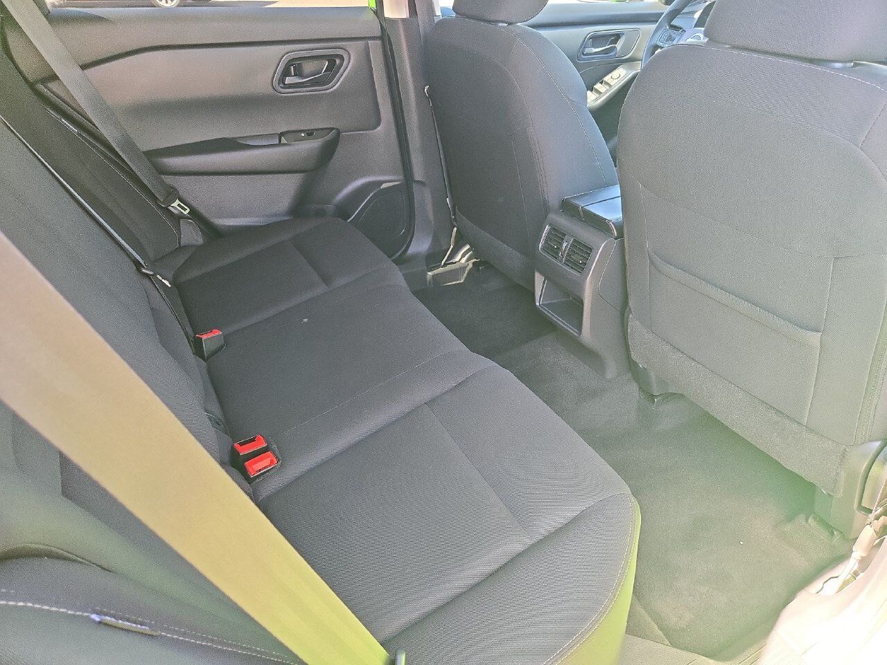 Used 2025 Nissan Rogue S AWD/4WD image 11