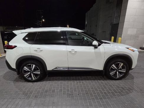 Used 2023 Nissan Rogue SL image 6