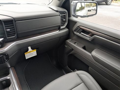 New 2026 GMC Sierra 1500 SLT w/ SLT Premium Plus Package image 17