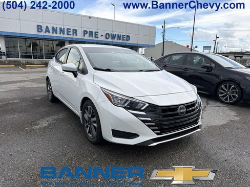 Used 2023 Nissan Versa SV w/ Trunk Package FWD image 2