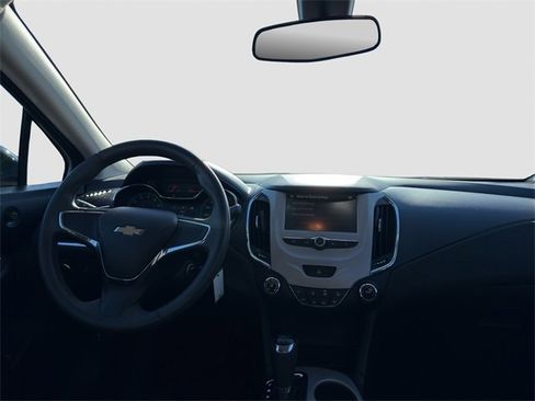 Used 2018 Chevrolet Cruze LS image 14