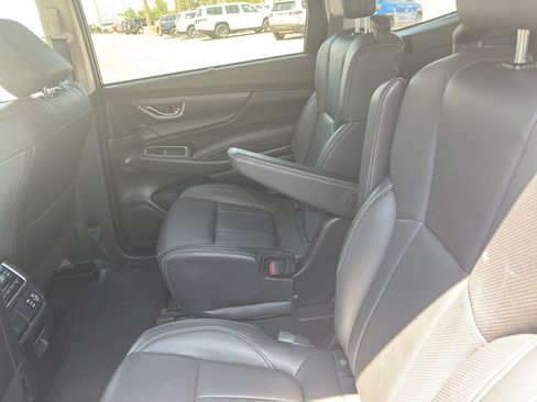 Used 2023 Subaru Ascent Limited AWD/4WD image 10