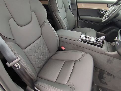 New 2026 Volvo XC90 B6 Plus w/ Protection Package Premier image 21