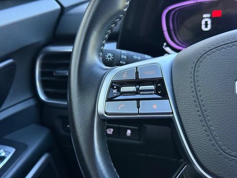 Used 2025 Kia Telluride S AWD/4WD image 17