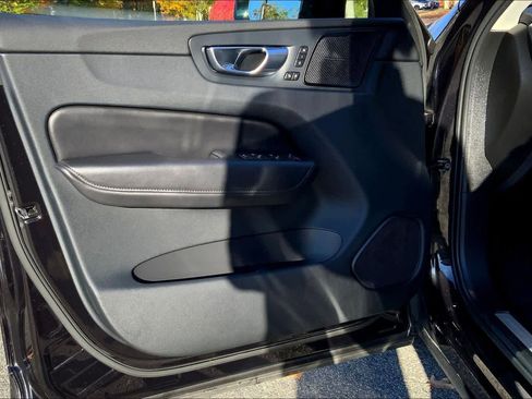 Used 2023 Volvo XC60 T8 Plus w/ Climate Package image 21