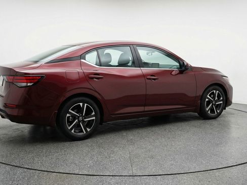 Used 2025 Nissan Sentra SV FWD image 9