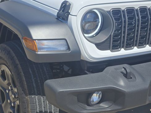 Used 2025 Jeep Wrangler Unlimited Sport AWD/4WD image 10