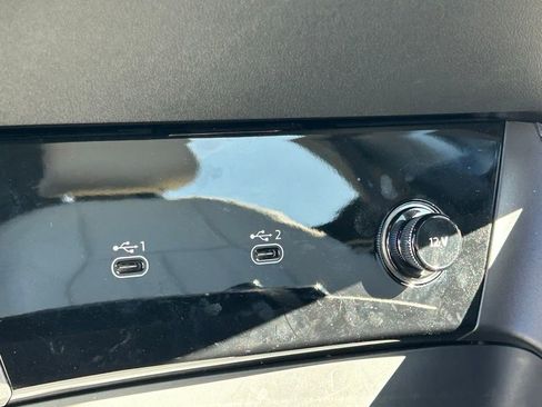 Used 2025 Audi Q6 e-tron Premium w/ Convenience Package image 34