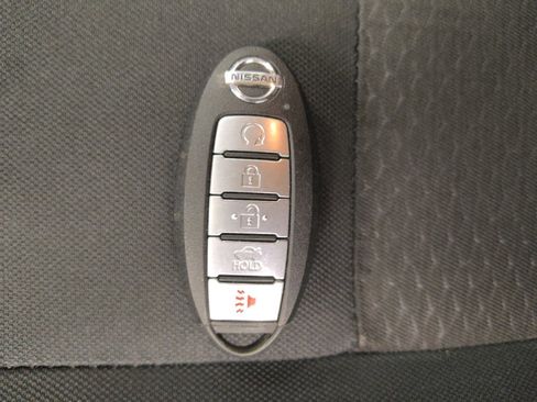 Used 2020 Nissan Versa SR w/ Convenience Package FWD image 32