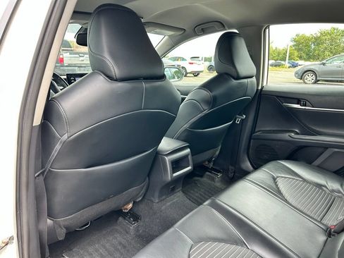 Used 2018 Toyota Camry SE FWD image 18