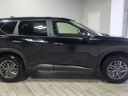 Used 2023 Nissan Rogue S image 6