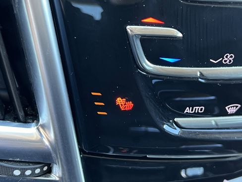 Used 2016 Cadillac SRX Luxury image 24