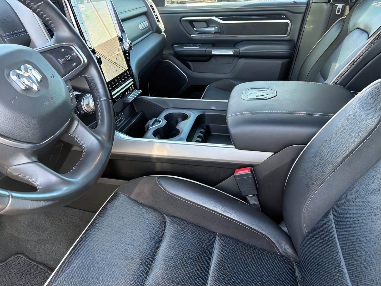 Used 2022 RAM 1500 Laramie w/ Sport Appearance Package AWD/4WD image 16