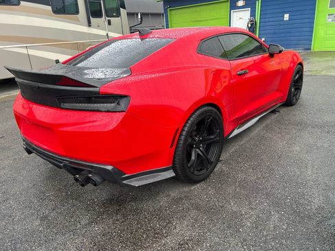 Used 2018 Chevrolet Camaro SS RWD image 3