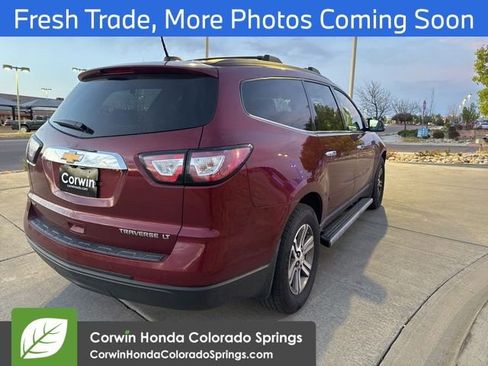 Used 2016 Chevrolet Traverse LT image 7
