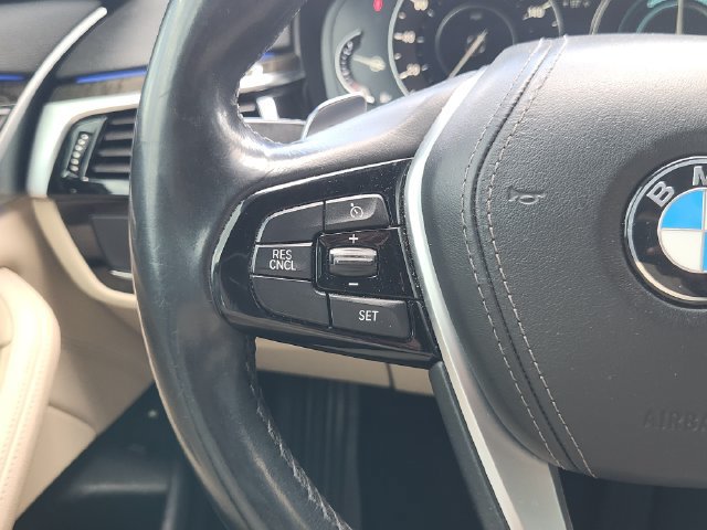 Used 2019 BMW 530e RWD image 28