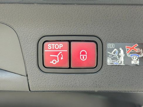 Certified 2026 Mercedes-Benz GLS 450 4MATIC image 16