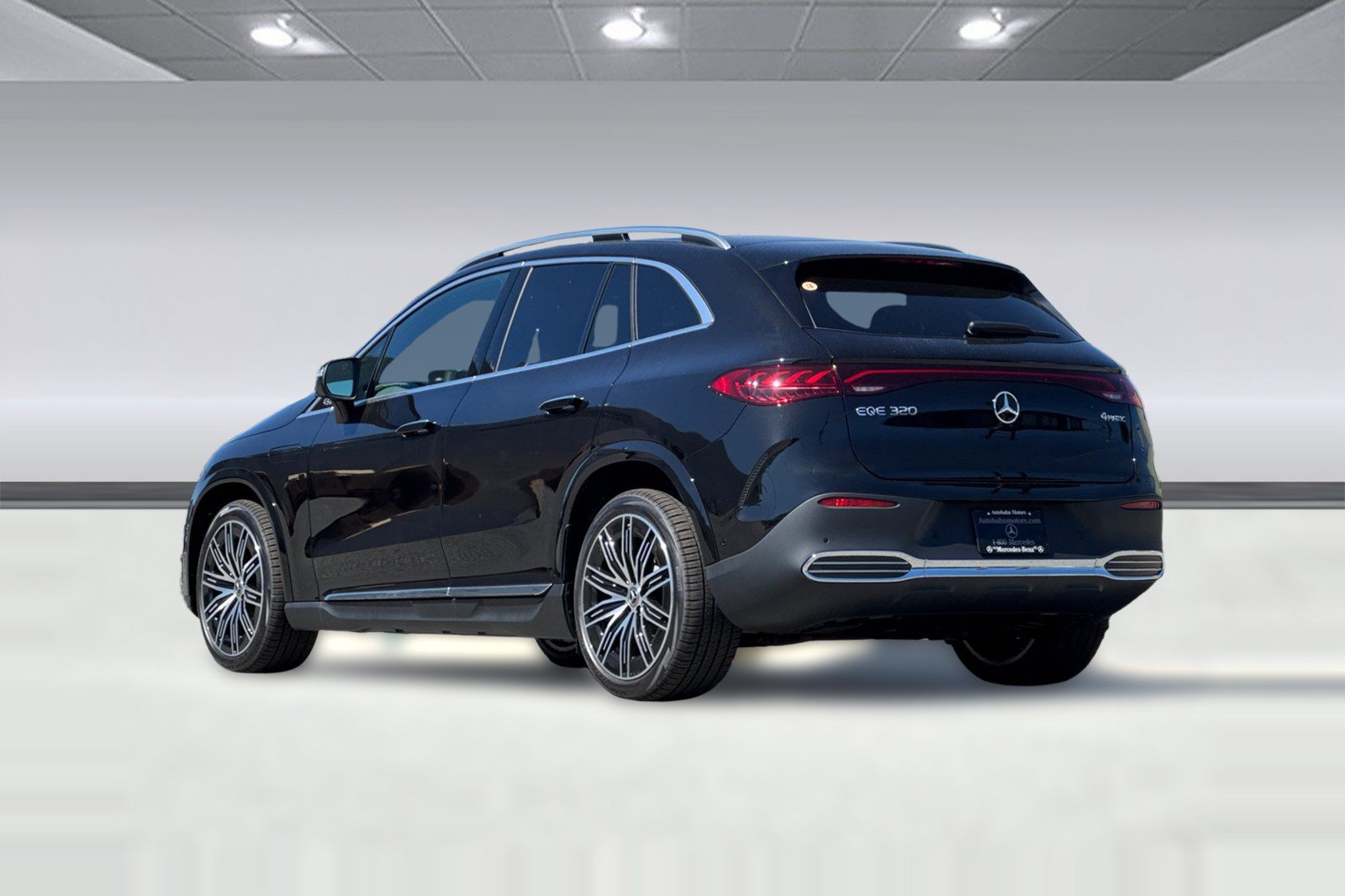 Used 2027 Mercedes-Benz EQE 320 4MATIC SUV image 3