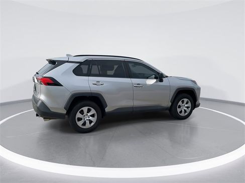 Used 2021 Toyota RAV4 LE image 7