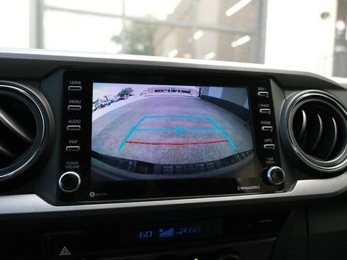 Used 2021 Toyota Tacoma TRD Off-Road image 38