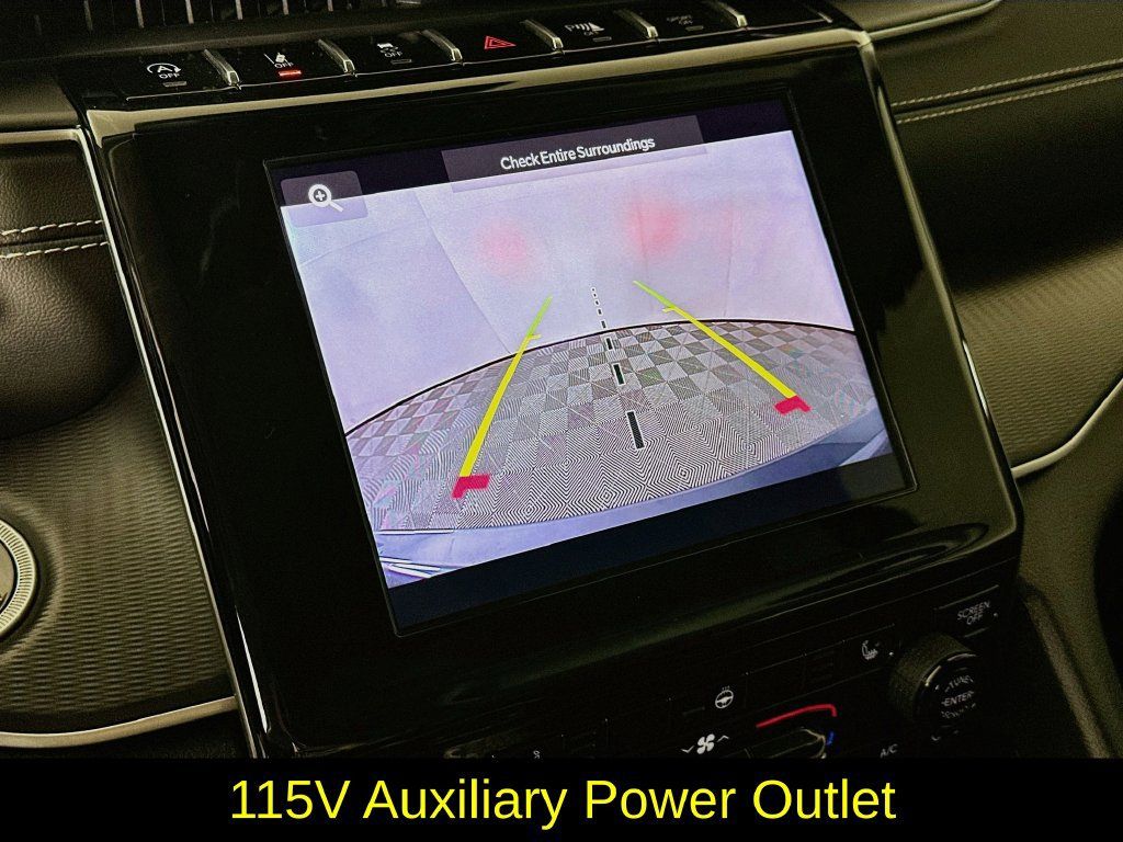 Used 2023 Jeep Grand Cherokee Laredo w/ Luxury Tech Group I AWD/4WD image 18