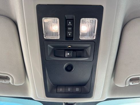 Used 2017 RAM 2500 Laramie AWD/4WD image 18