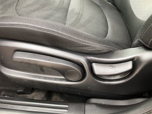 Used 2018 Kia Soul + image 12