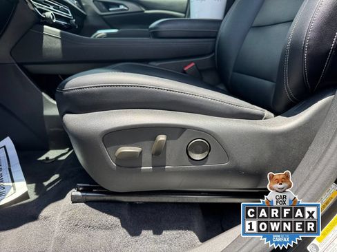 Used 2025 Chevrolet Traverse LT FWD image 32