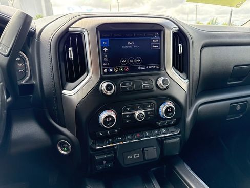 Used 2022 GMC Sierra 2500 Denali w/ Denali Ultimate Package image 21