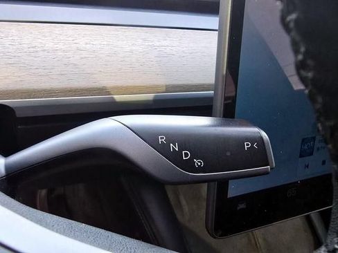 Used 2023 Tesla Model Y Long Range AWD/4WD image 13