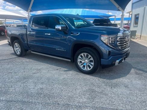 Used 2025 GMC Sierra 1500 Denali AWD/4WD image 3