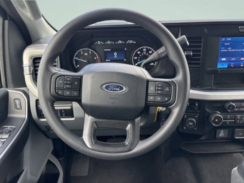 Used 2025 Ford F250 XLT w/ Snow Plow Prep Package AWD/4WD image 25