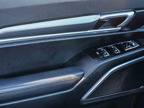 Certified 2022 Kia Telluride LX image 15