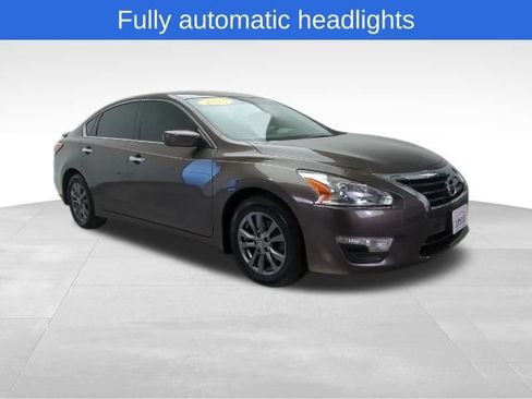 Used 2015 Nissan Altima 2.5 S w/ Special Edition Package image 9