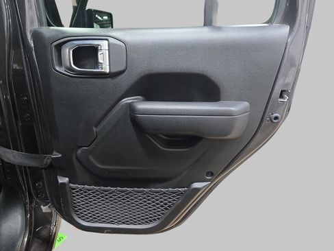 Used 2024 Jeep Wrangler Sport S image 13