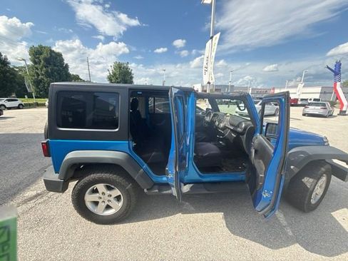 Used 2015 Jeep Wrangler Unlimited Sport w/ Quick Order Package 24S AWD/4WD image 3