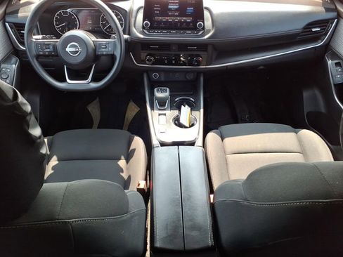 Used 2023 Nissan Rogue S image 10