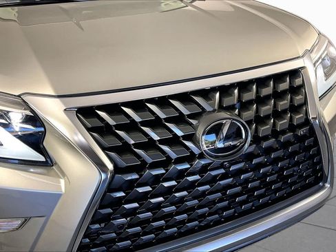 Used 2022 Lexus GX 460 Luxury w/ Accessory Package AWD/4WD image 28