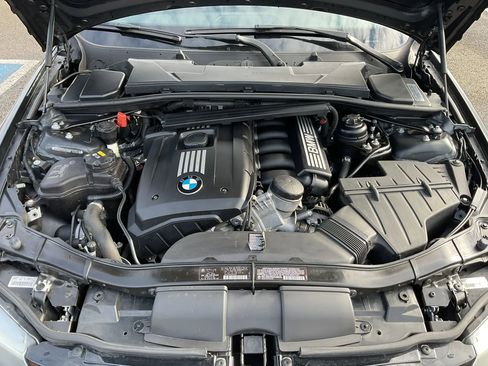 Used 2011 BMW 328i xDrive Sedan AWD/4WD image 24