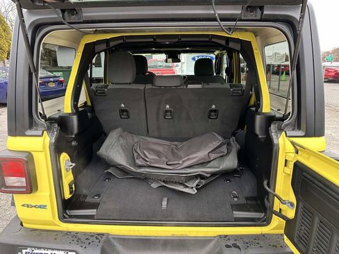 Used 2024 Jeep Wrangler Unlimited AWD/4WD image 7