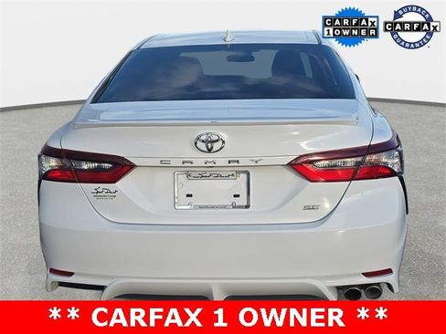 Used 2021 Toyota Camry SE image 6