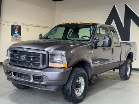 Used 2004 Ford F350 XL image 1