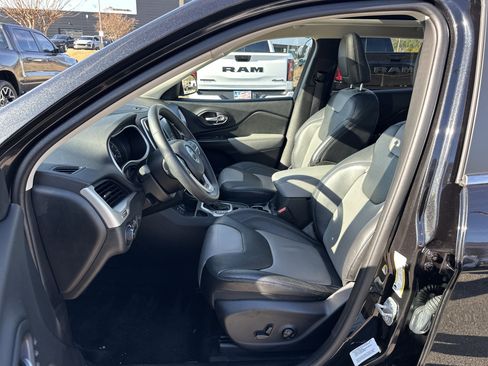 Used 2014 Jeep Cherokee Limited w/ Luxury Group image 9