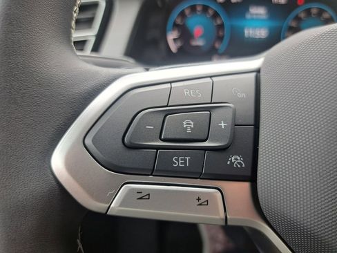 Used 2025 Volkswagen Atlas Cross Sport SE image 13