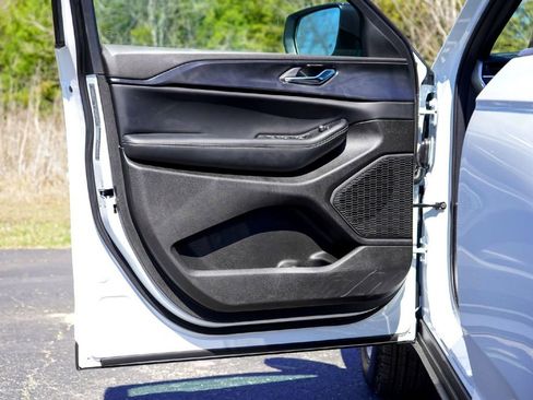 New 2026 Jeep Grand Cherokee Laredo X RWD image 22