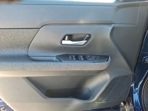 Used 2026 Nissan Kicks SV w/ Charging Package image 10