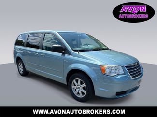 Used 2010 Chrysler Town & Country LX w/ PWR Convenience Group FWD video 1