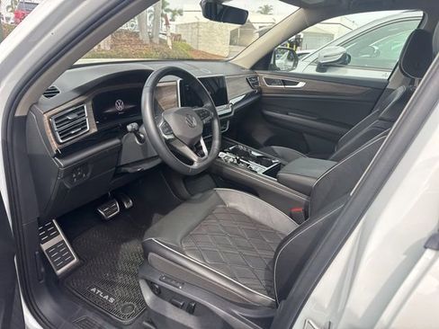 Used 2024 Volkswagen Atlas SEL Premium R-Line image 13