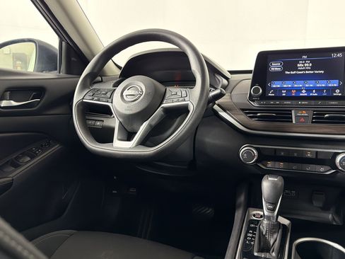 Used 2024 Nissan Altima 2.5 SV FWD image 27